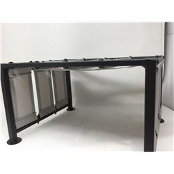 mini pergola display