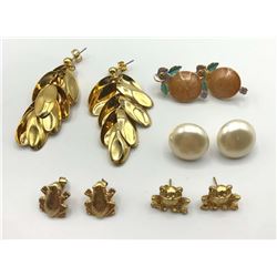 5-PAIRS OF GOLD TONE PIERCED EARRINGS