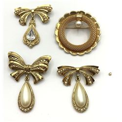 4-VINTAGE GOLD TONED BROOCHES WITH FAUX