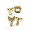 Image 2 : 4-VINTAGE GOLD TONED BROOCHES WITH FAUX