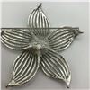 Image 4 : 3-VINTAGE FLOWER BROOCHES: (1)SARAH COV