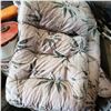 Image 2 : 4 FOLDING PATIO CHAIRS WITH CUSHIONS