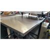 Image 2 : 3ft by 5 foot metal prep table