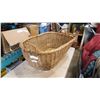 Image 2 : WICKER HAMPER