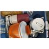 Image 2 : HAMPER OF DRINK COOLERS