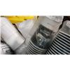 Image 2 : LARGE BOX OF COFFEE CUPS, LIDS AND TAKEOUT BOXES