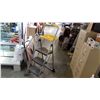 Image 2 : 3 STEP PAINTERS LADDER