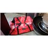 Image 2 : LOT OF LARGE BOWLS UP TO APPROX 2 FEET ACROSS AND PRO SERVE INSULATED BAG FOR FOOD DELIVERY