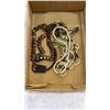 Image 2 : LOT OF JEWELRY, NECKLACES AND VINTAGE COLLECTABLES