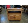 Image 2 : OAK 2 DOOR STAND