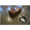 Image 4 : DESK LAMP AND OAK DRAWER