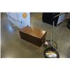 Image 7 : DESK LAMP AND OAK DRAWER