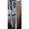 Image 2 : Genius retractable screen door