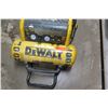 Image 2 : DeWalt 200 PSI 4.5 Gal 1.8HP Performance Air Compressor