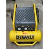 Image 1 : DeWalt 225 PSI 4.5 Gal 1.6HP Performance Air Compressor
