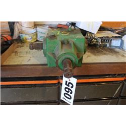 JOHN DEERE GEAR BOX