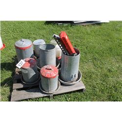 WATERERS & FEEDERS (METAL & PLASTIC)
