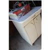 Image 1 : TANK HEATER & WHITE COUNTER