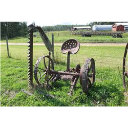 COCKSHUTT GIANT HORSE MOWER (APPROX 5')