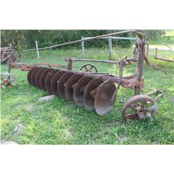 MOLINE 1 WAY 9' - 24" BLADES (APPEARS COMPLETE)