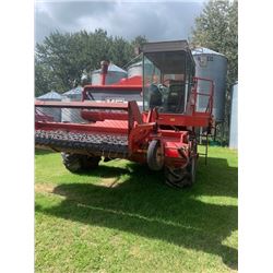 MASSEY FERGUSON 760 SILVER CAB COMBINE