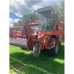 MASSEY FERGUSON 760 SILVER CAB COMBINE