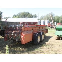 GEHL TANDEM AXLE MANURE SPREADER