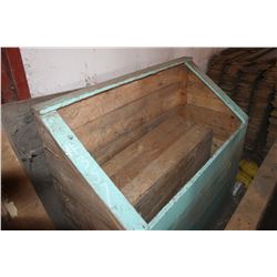 GREEN FIREWOOD BOX