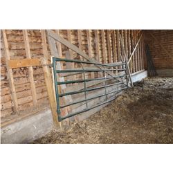 GREEN PANEL TO THE WEST