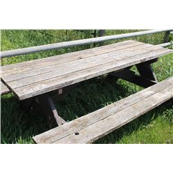 PICNIC TABLE