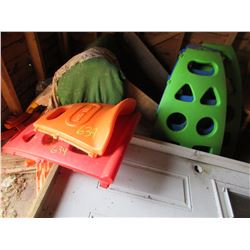 KID'S PLASTIC IGLOO PLAY CENTER