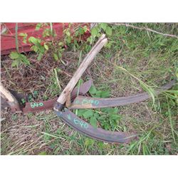 SCYTHE & 2 EXTRA BLADES, HAY KNIFE & SHOVEL