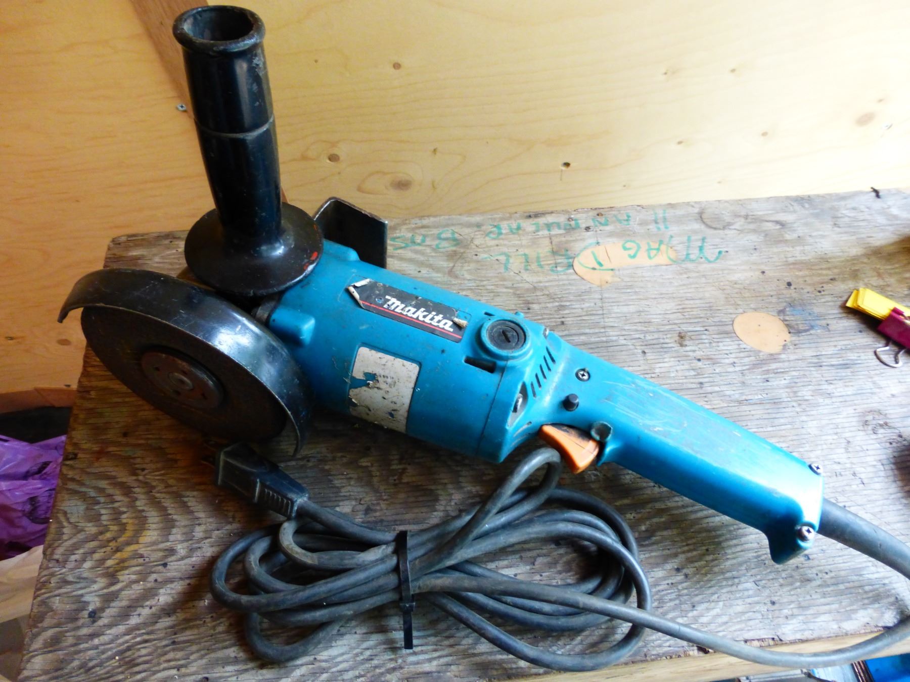 MAKITA ANGLE GRINDER (WORKING)