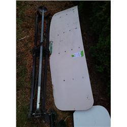 5th wheel stabilizer and wind deflector