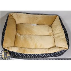 NEW PET BED