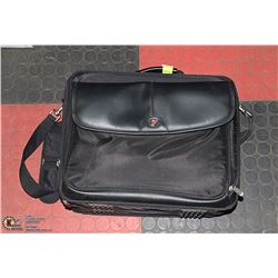 TARGUS  LAPTOP CASE DESIGNED FOR PROFESSIONALS