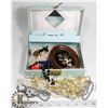 Image 1 : VINTAGE JEWELRY BOX / W CONTENTS. ESTATE