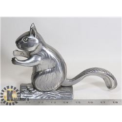 SQUIRREL NUTCRACKER