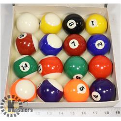 BILLIARD BALL SET