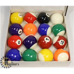 BILLIARD BALL SET