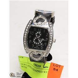 NEW LADIES STRAPPED WATCH WITH