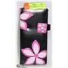 Image 1 : PINK FLOWER DESIGN WALLET BY SHAG WEAR CANADA