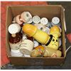 Image 1 : BOX OF SALT AND PEPPER SHAKERS