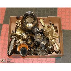BOX OF ASSORTED DECORATIVE BRASS ITEMS