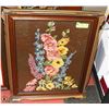 Image 1 : VINTAGE HANDMADE EMBROIDERY FLORAL WORK IN FRAME