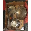 Image 1 : BOX OF ESTATE VINTAGE SILVER SERVING DISHES