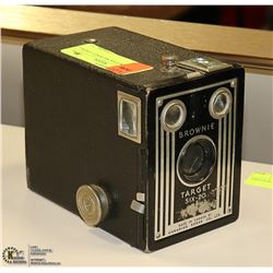 VINTAGE KODAK BROWNIE CAMERA