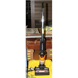 BISSELL 18VT BOLT ION PROFESSIONAL VACUUME W/