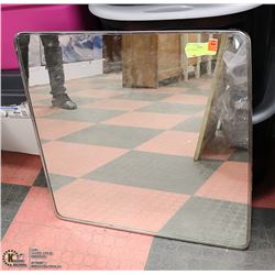WALL MIRROR 24 X 24