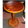 Image 1 : WOOD CARVED STYLE END TABLE. FURNITURE